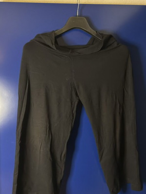 Women's 3/4 Black Pants like new, size M/L