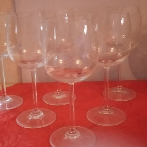Set of 6 large stemmed glasses unused