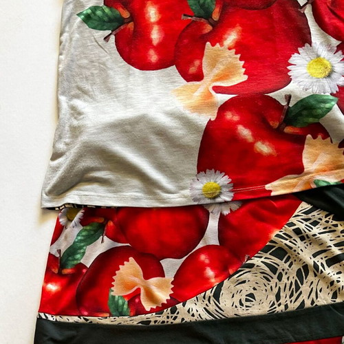 Smash set with red apples and daisies medium used