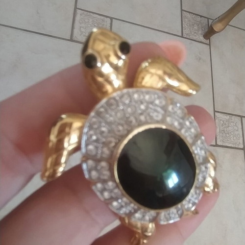 Turtle vintage brooch with large green emerald-like stone, like new