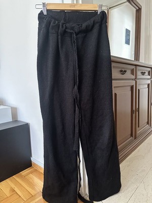 Winter knit black pants like new, size XS