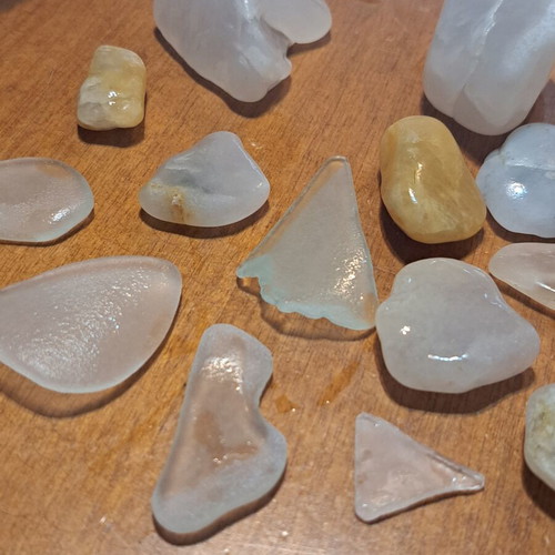 Natural stones and sea glass like new, various sizes and shapes