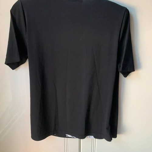 Women's T-shirts set of 3 size Medium like new