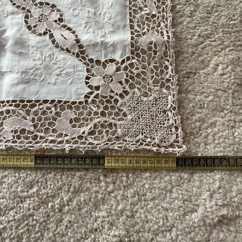 Handmade embroidered crochet tablecloth like new 100x149