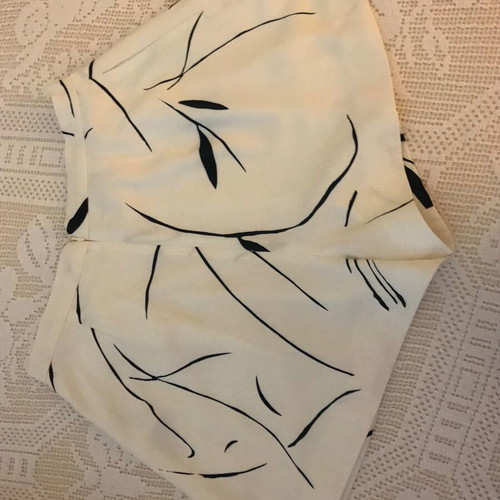 Keepsake Mini Pantskirt L Black and White 100% Polyester Like New