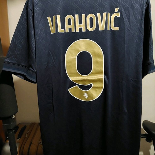 Juventus 3rd Kit 24/25 Vlahovic Medium like new