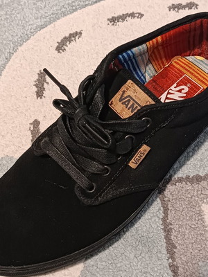 Παπούτσια Vans μέγεθος 46 σαν καινούργια, μαύρα