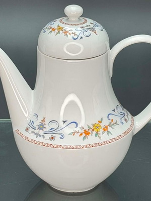 Vintage Ionia Porcelain Teapot like new, height 21 cm
