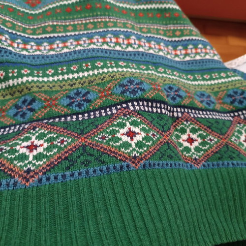 United Colors of Benetton ethnic green sweater like new, small size