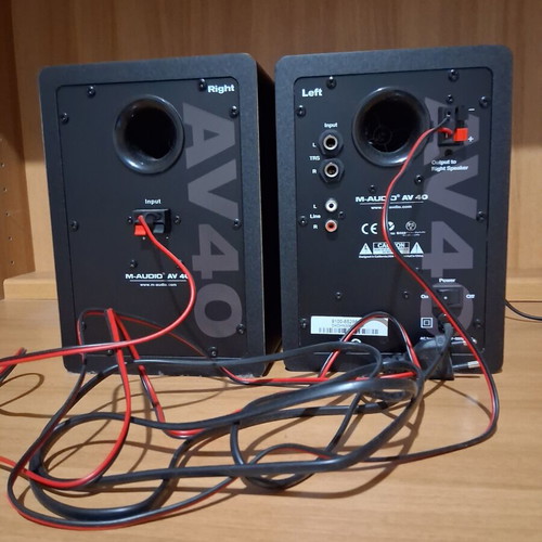 M Audio MV40 speakers like new