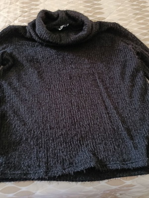 Women's black sweater like new, size XL