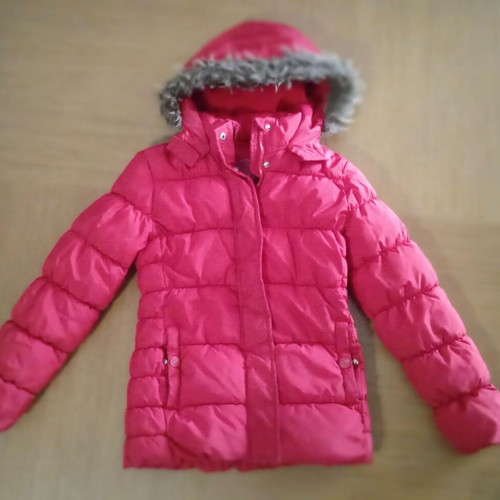 Jacket with hood for 5 years like new, red with fur trim