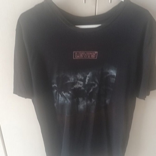 Levi's t shirt used, men's size L, black