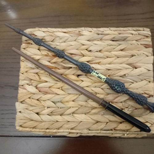 Plastic magic wands like new, set of 2