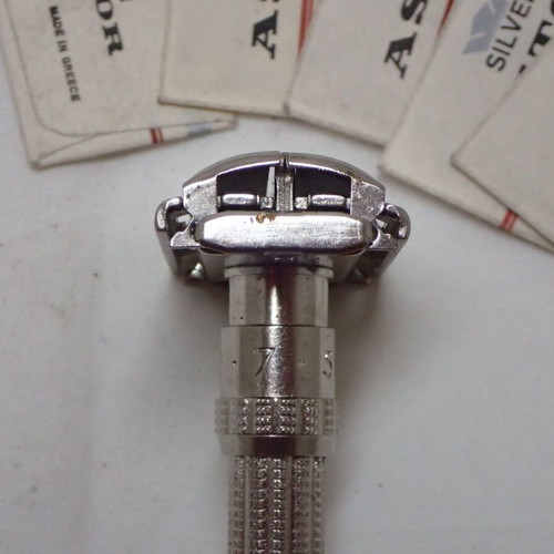 Gillette Slim Adjustable 1-9 DE safety razor 1966 used with blades