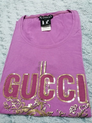 Gucci κοντομάνικη μπλούζα μεταχειρισμένη, βαμβακερή, μέγεθος L, φούξια με παγιέτες