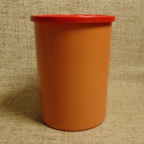 Sweet Potato Family in Bucket new, Mama and Child