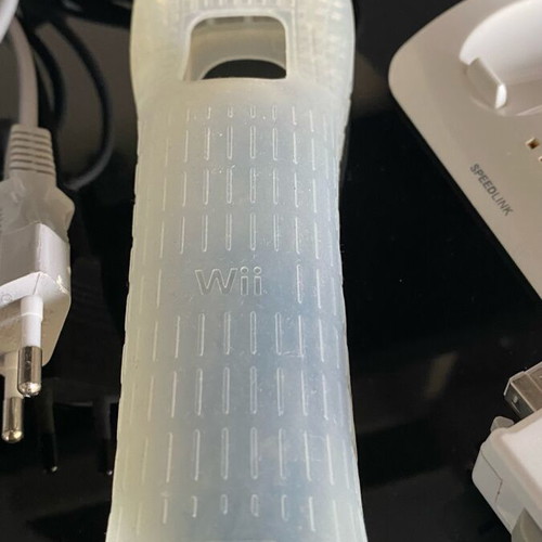 Nintendo Wii κονσόλα σαν καινούργιο με αξεσουάρ και 2 παιχνίδια Just Dance