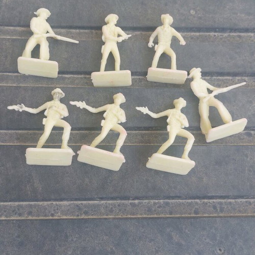 Western figures used, pack of 80