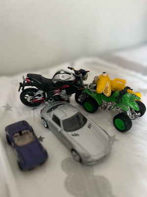 Mattel assorted toys pack like new, 5 items