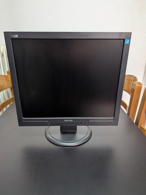 Philips 170S HD 17" Monitor Like New, VGA, VESA Mount