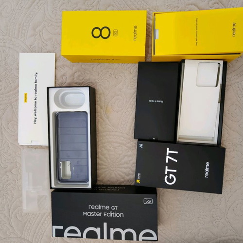 Кутии Realme GT7T, Realme 8 и Realme GT Master Edition като нови