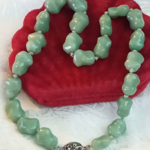 Silver necklace with green nephrite, vintage 1950, 42cm