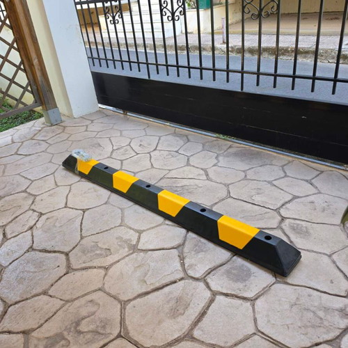 Parking block Evelux 180cm new, reflective strips