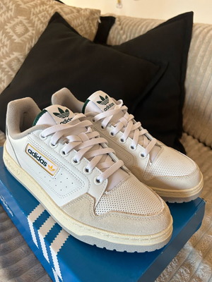 Adidas sneakers like new, leather with suede detail, size 41