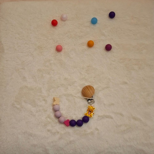 Pacifier clip with BPA-free silicone beads and food-grade silicone