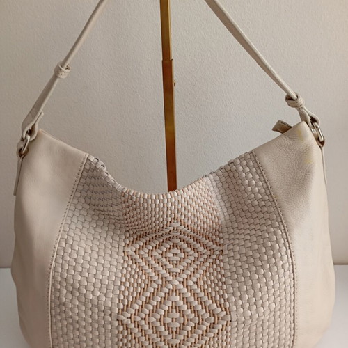 Caprice leather shoulder bag used, beige ecru