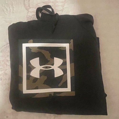 Under Armour hoodie camo style like new, green XL