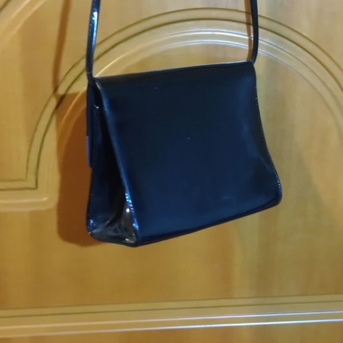 Shoulder bag used black patent leather with purple detail
