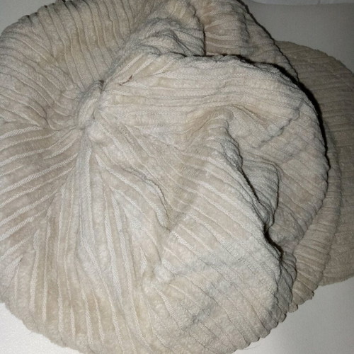 Stamion women's hat beige like new with fleece lining
