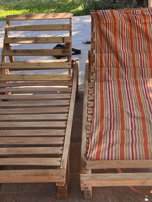 Professional Pine Wood Sunloungers like new, set of 2