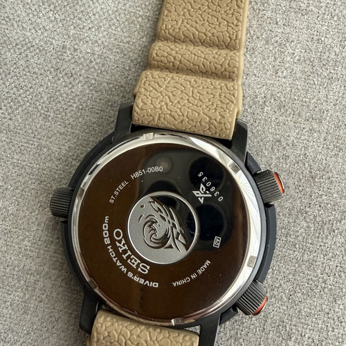 Seiko Prospex Arnie Re-Issue Safari Solar Diver's Watch SNJ029P1 like new