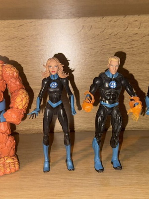 Fantastic 4 Marvel Legends figures bundle like new