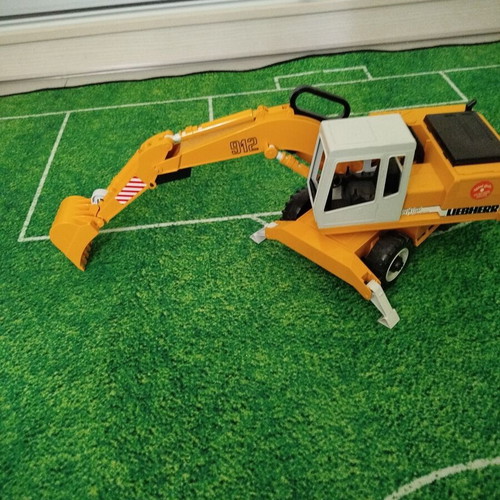 Excavator toy like new