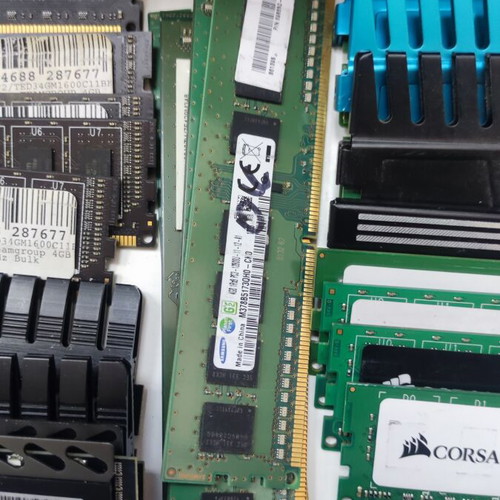 Ram DDR3 4GB DIMMs like new, 50 pieces, 1333MHz and 1600MHz