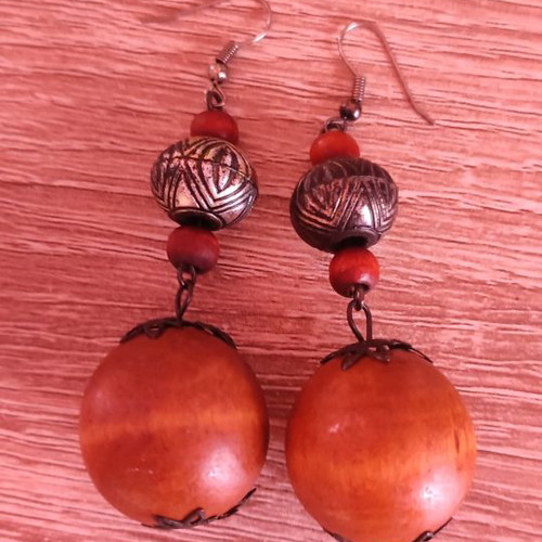 Handmade hanging earrings new with wooden beads ethnic