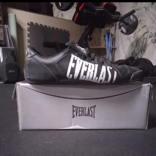 Everlast boxing shoes used, size 44, black