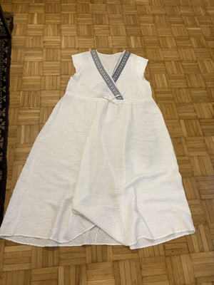 One size white dress, ancient Greek style
