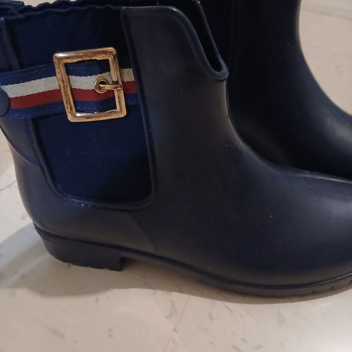 Blue ankle rain boots like new with buckle, size 38