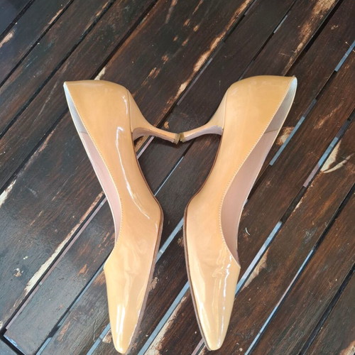 Kalogirou patent leather pumps size 38, dark beige, like new