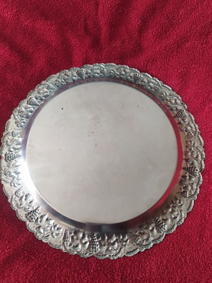 Serving platter without mark like new