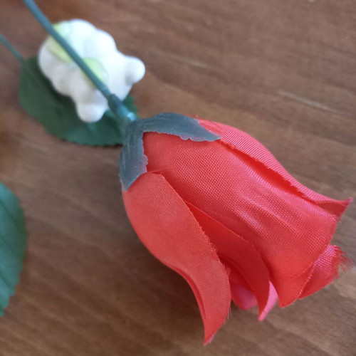 Decorative rose with small bear, plastic