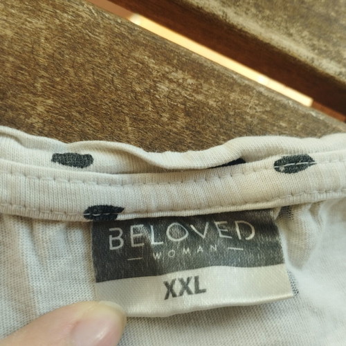 T-shirt with hearts like new, XXL, white and blue