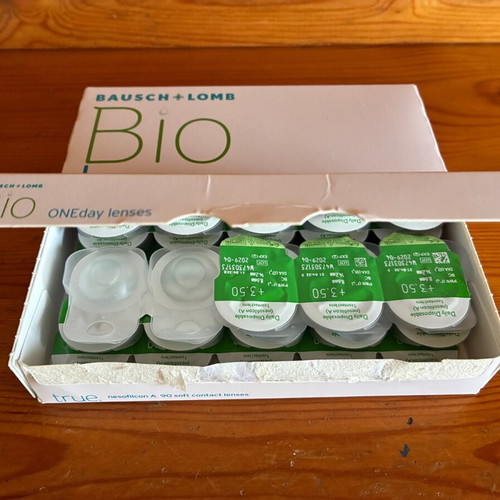 Biotrue ONEDay daily contact lenses Bausch & Lomb new with 2 cases gift