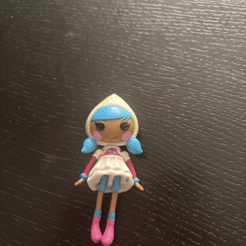 Lalaloopsy Mittens Fluff n Stuff doll with roller skates