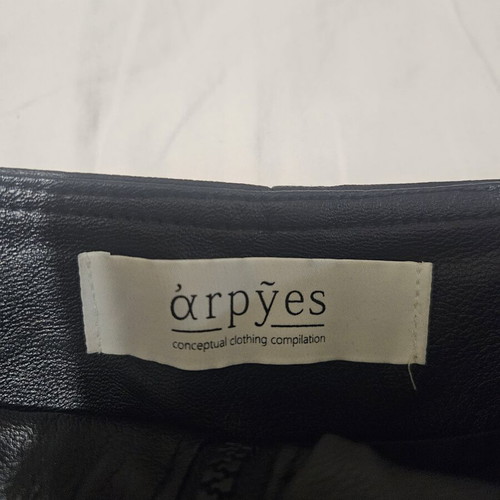 Arpyes mini skirt like new, leather, size S/M, black